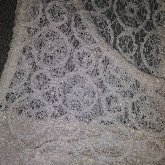 Pea in the Pod Cream Lace Maternity Top Sz L - Picture 2 of 3